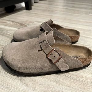 [LIKE NEW] Birkenstock Boston Soft Footbed Clogs Suede Taupe